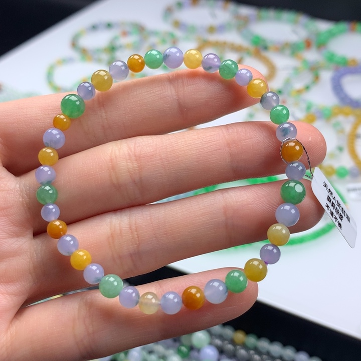 翡翠手镯未镶嵌卡