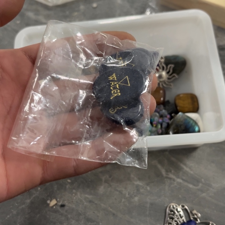 水晶B243未镶嵌u*小刻字