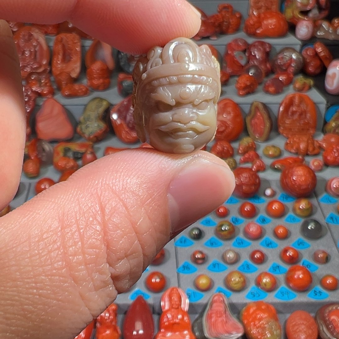 玛瑙/玉髓未镶嵌盐源黄财神