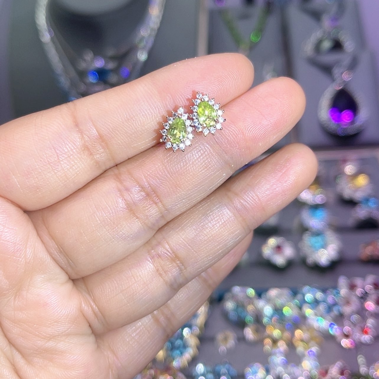 【闪购商品】橄榄石耳饰银S925镶嵌