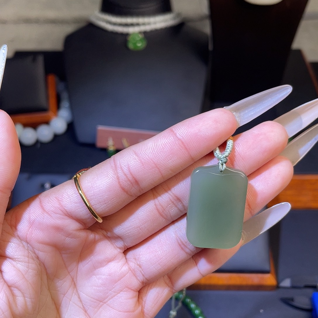 未镶嵌和田玉车挂