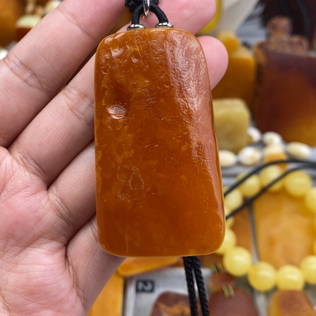 琥珀吊坠(赠链)未镶嵌
