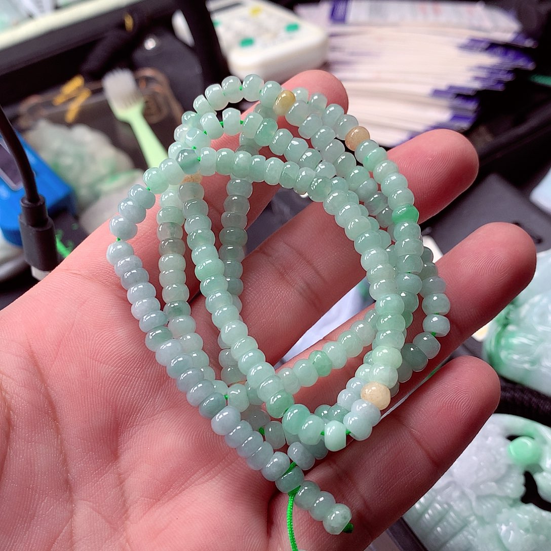 余****翡翠未镶嵌吊坠(不含链)