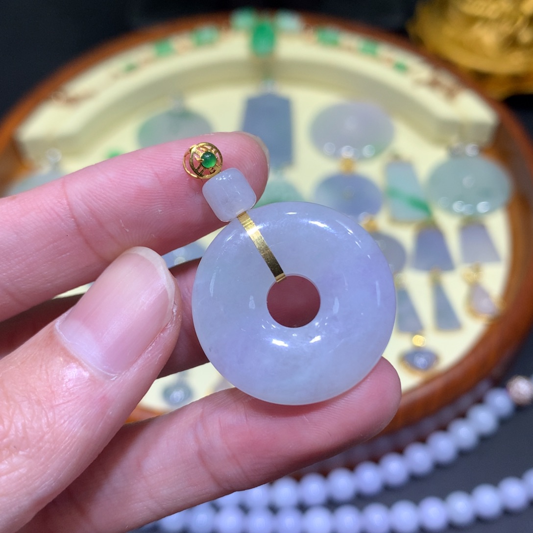 翡翠吊坠(不含链)18K金镶嵌