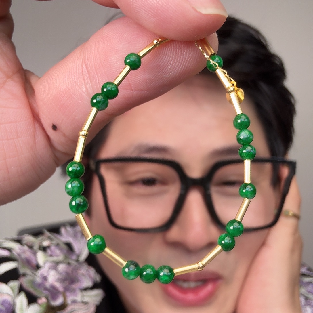 翡翠18K金镶嵌颈饰一件