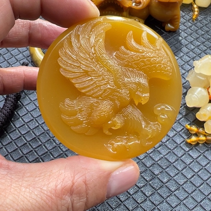 石英质玉（黄龙玉）颈饰未镶嵌