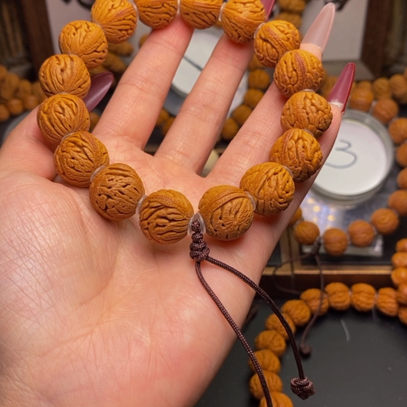 【闪购商品】桃核手串龙文桃核