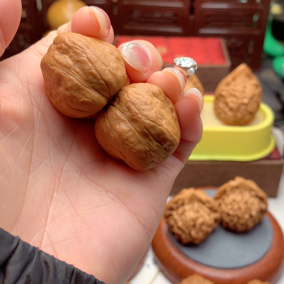 文玩核桃吊坠阿*。上古玉蟾。  6号
