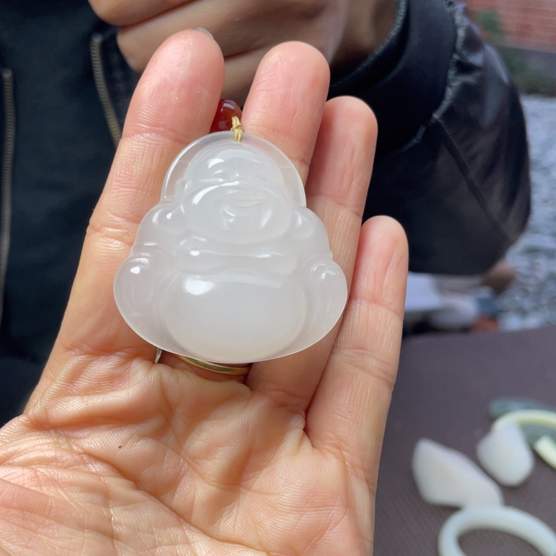 石英质玉未镶嵌颈饰宝石光佛