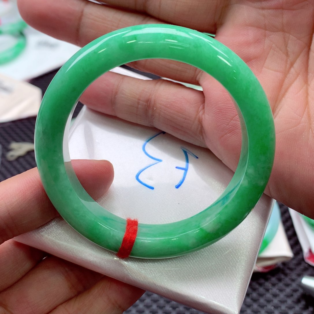 未镶嵌手镯翡翠翡翠