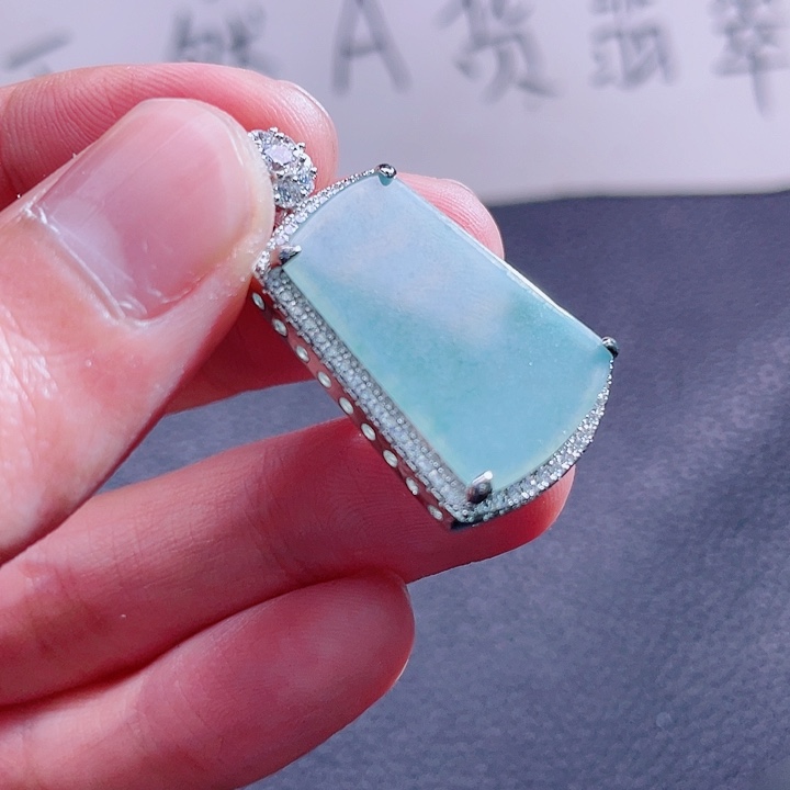 翡翠颈饰未镶嵌99999999