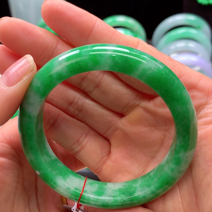 【闪购商品】翡翠手镯未镶嵌芷*付定金10000元未付尾款68600