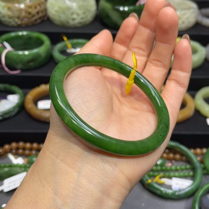 和田玉手镯58圈口 编号70未镶嵌