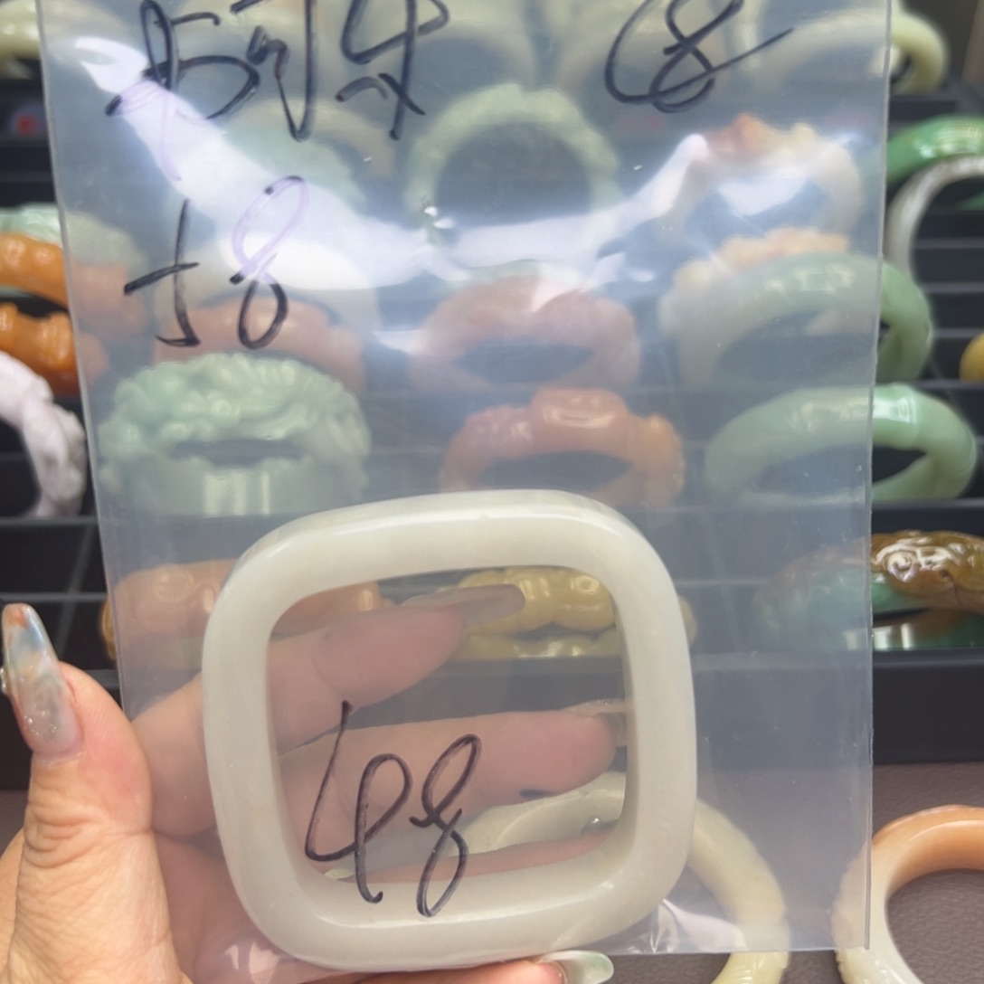 石英质玉手镯未镶嵌韦*乐