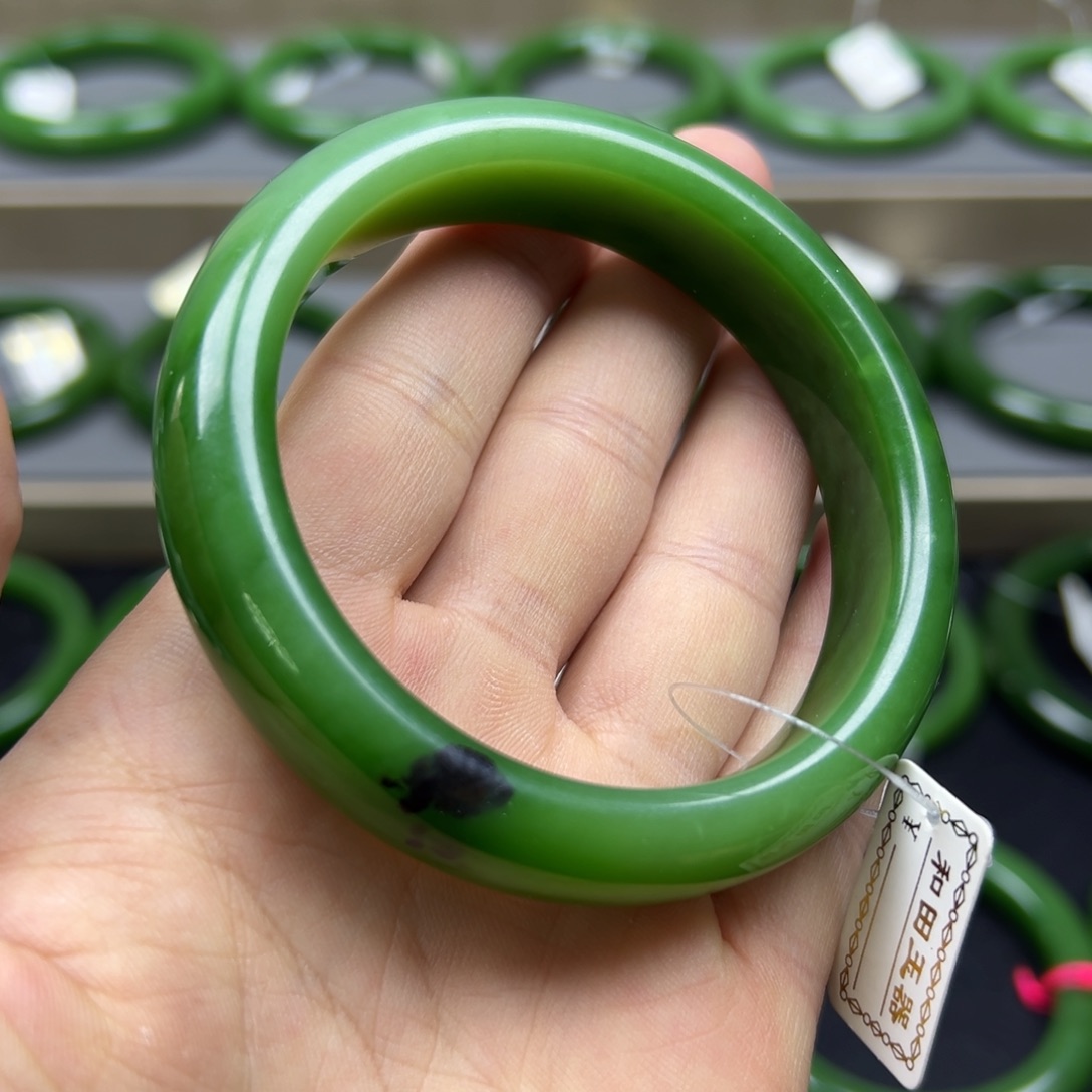 和田玉（碧玉）手镯未镶嵌