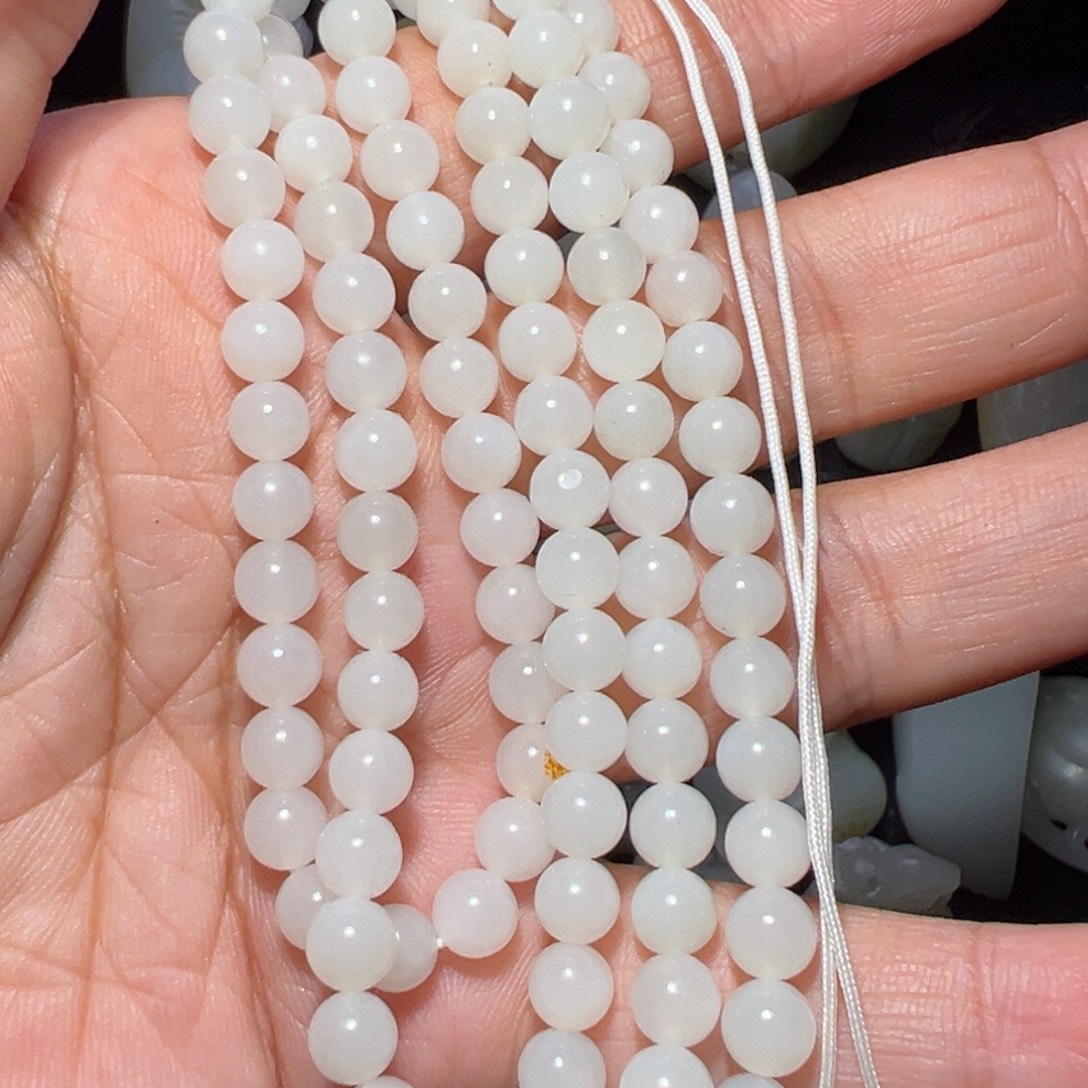 打***）颈饰未镶嵌和田玉