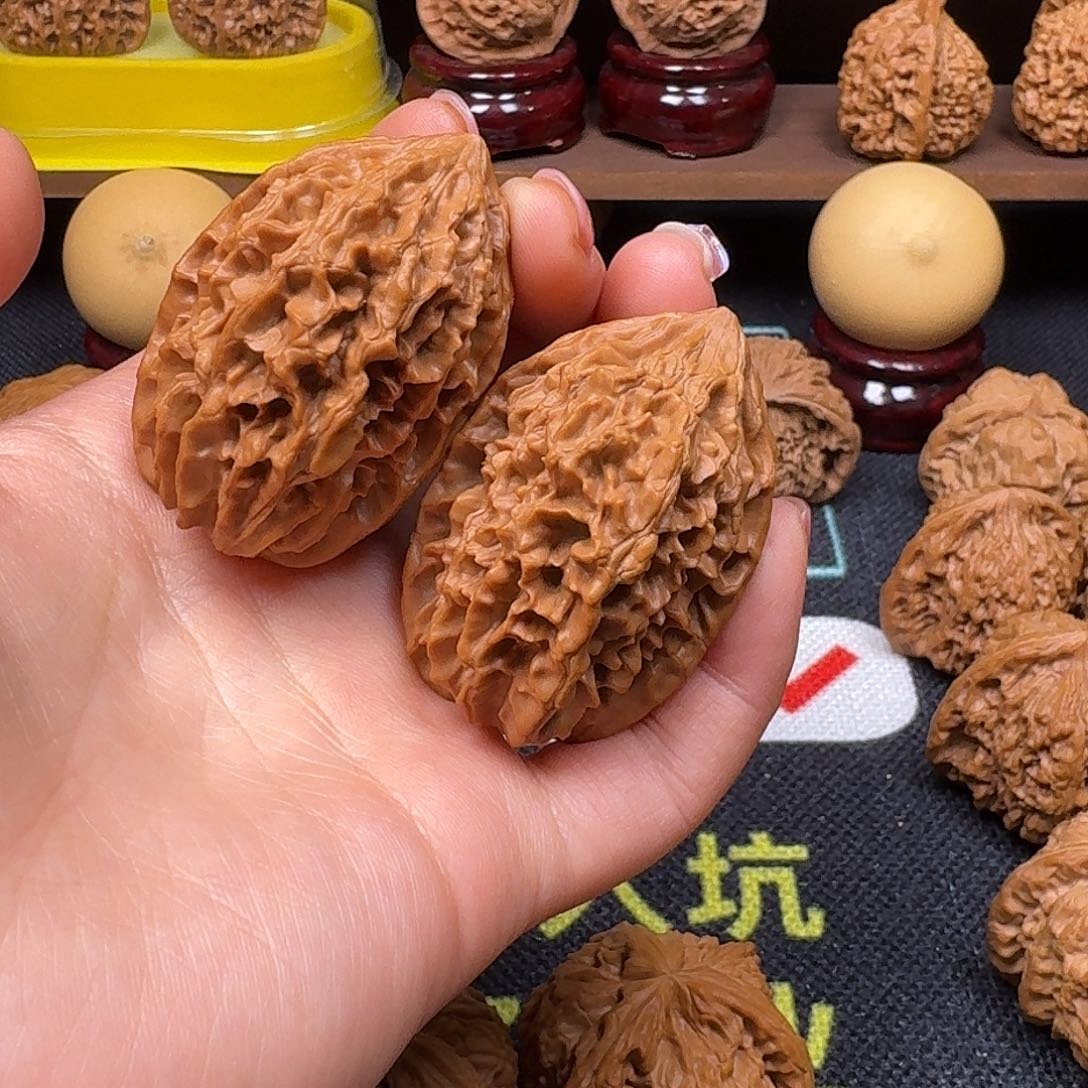 文玩核桃吊坠35招财鼠