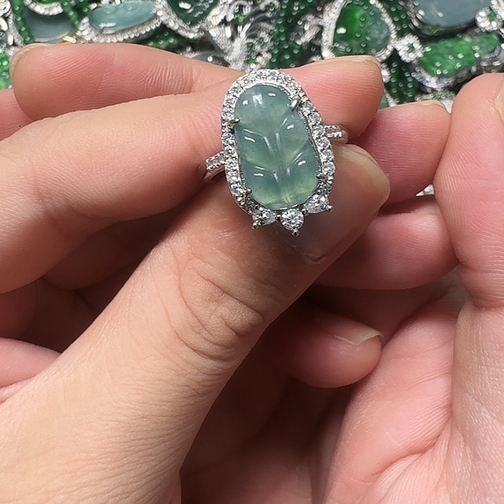 翡翠未镶嵌颈饰天然A货翡翠放漏