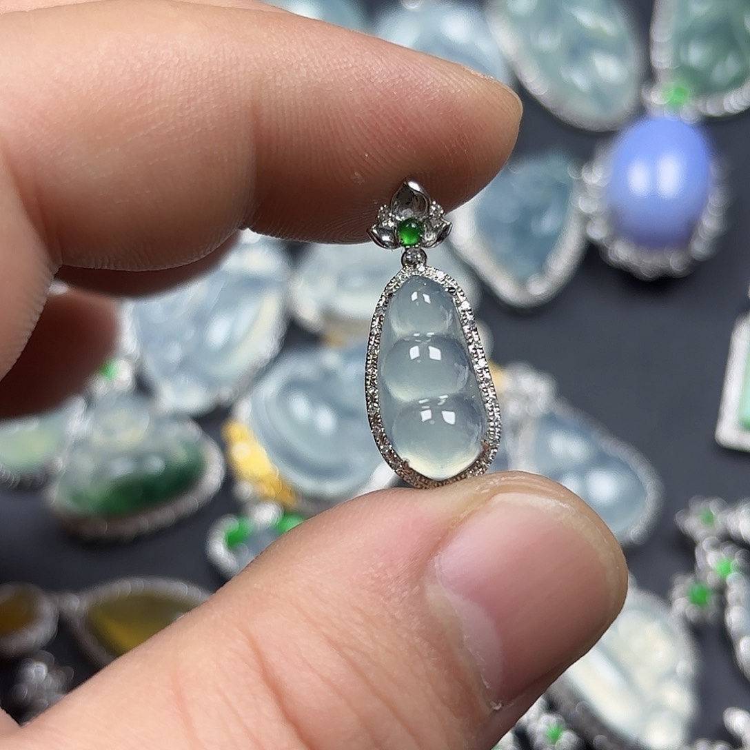 翡翠颈饰18K金镶嵌天然缅甸A货翡翠