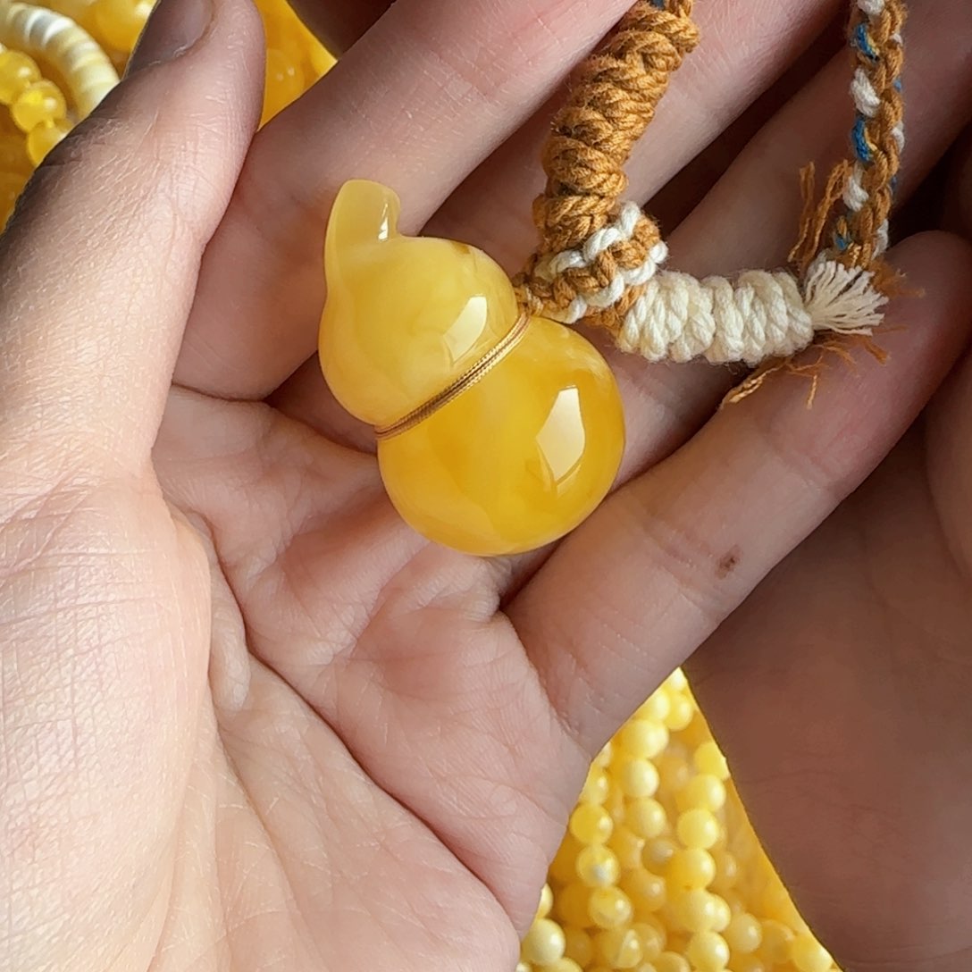 蜜蜡裸石未镶嵌蜜蜡