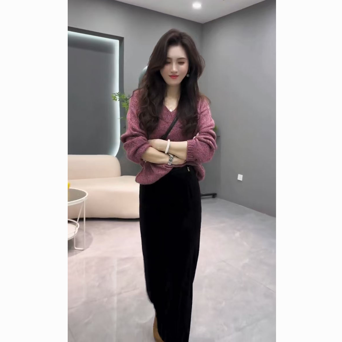 【现货】秋装搭配一整套2025年新款百气质简约v领毛衣半身裙两件套