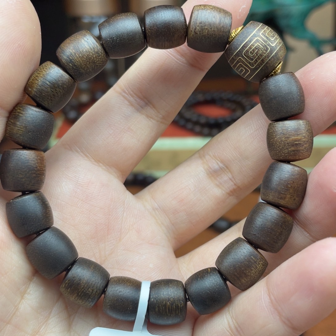 沉香手串越南富森红土玉化