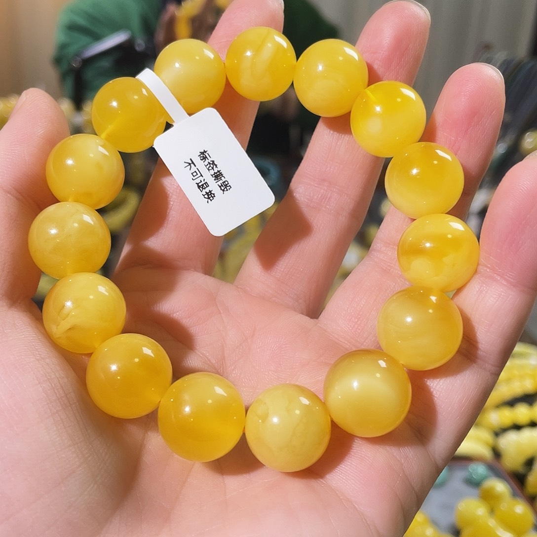 百***合琥珀未镶嵌颈饰30g