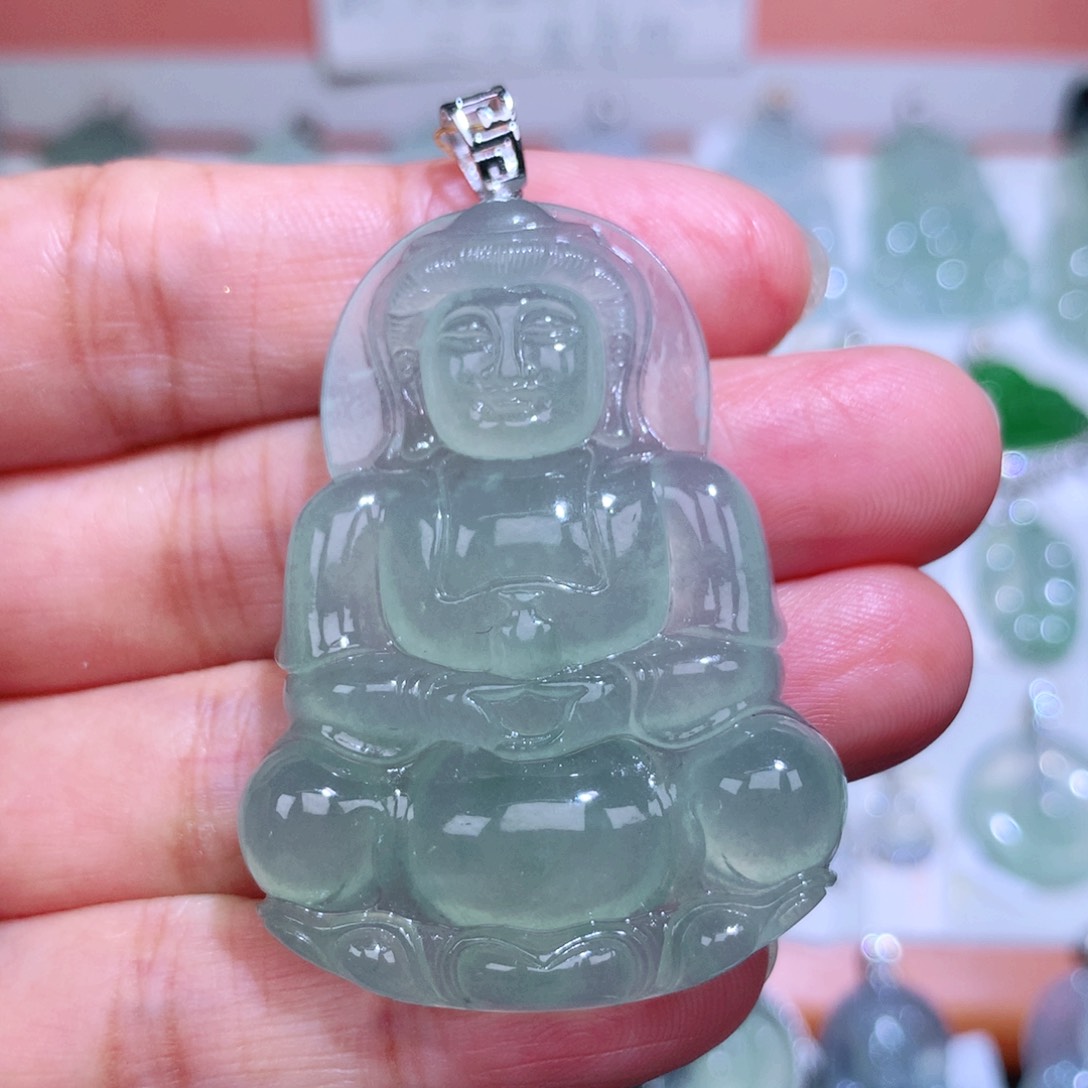翡翠18K金镶嵌颈饰观音