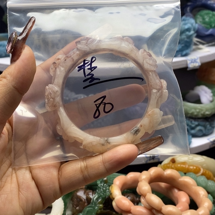 未镶嵌手镯石英岩玉