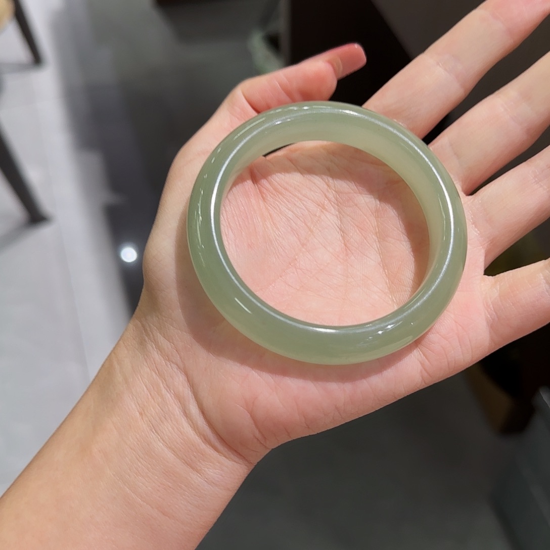 菜***吃东陵石未镶嵌手镯