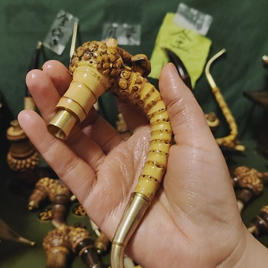 萧***狼贵州特色竹根烟斗工艺品手把件