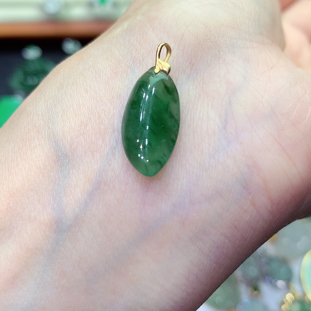翡翠吊坠(不含链)18K金镶嵌