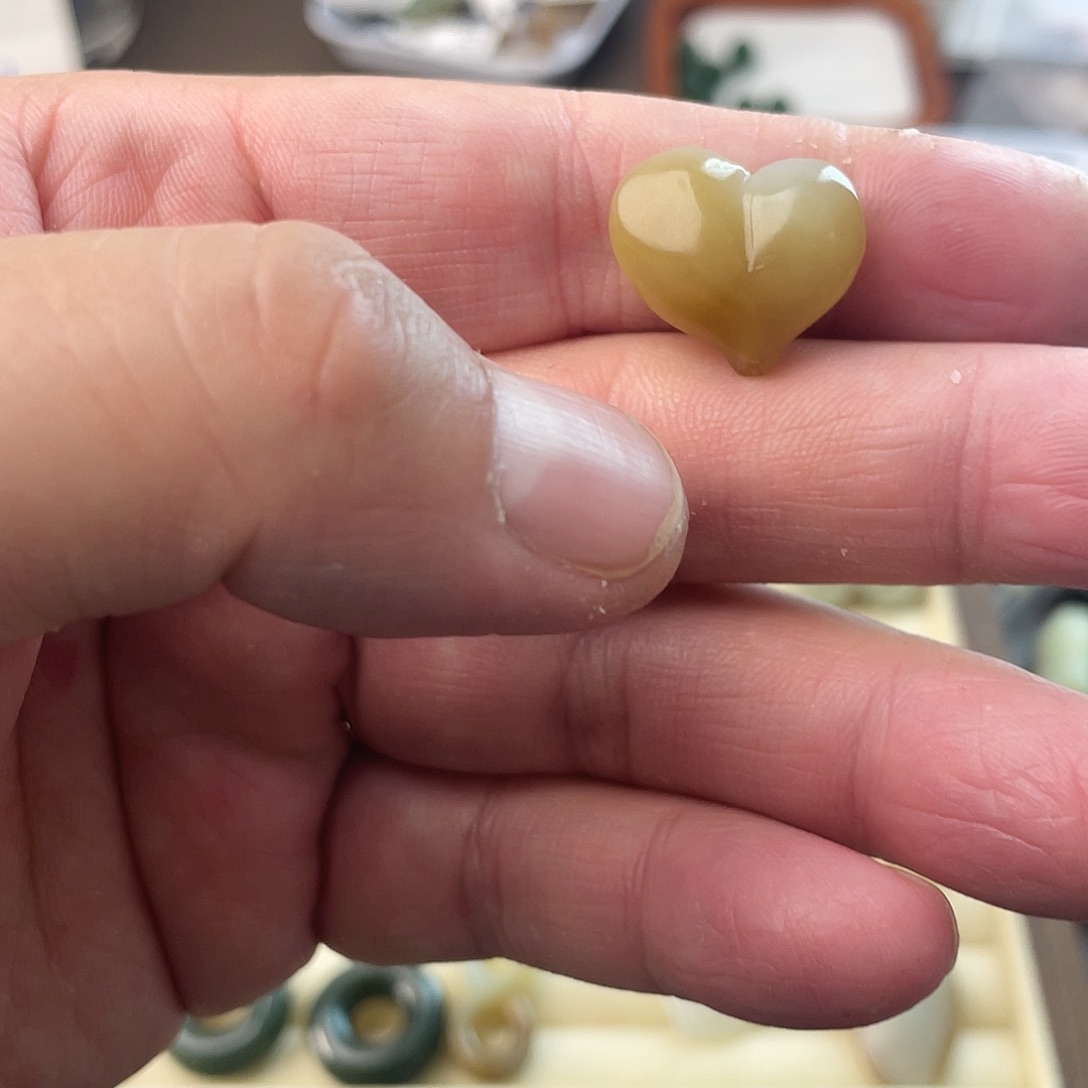 简***木和田玉未镶嵌颈饰