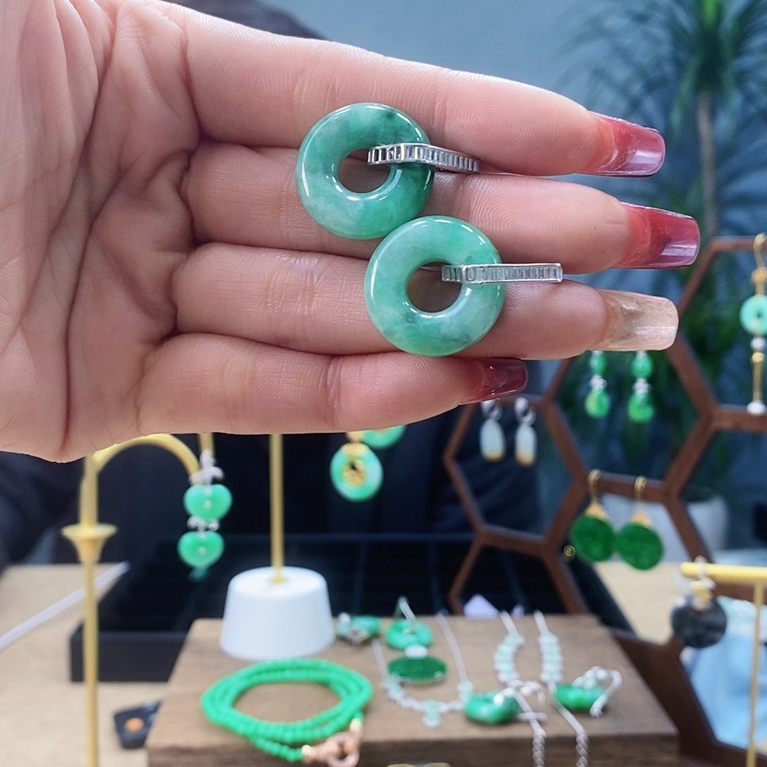 翡翠耳饰银S925镶嵌翡翠