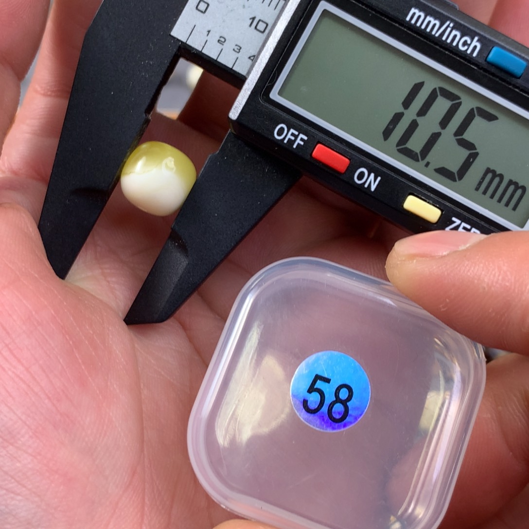 琥珀裸石未镶嵌老型