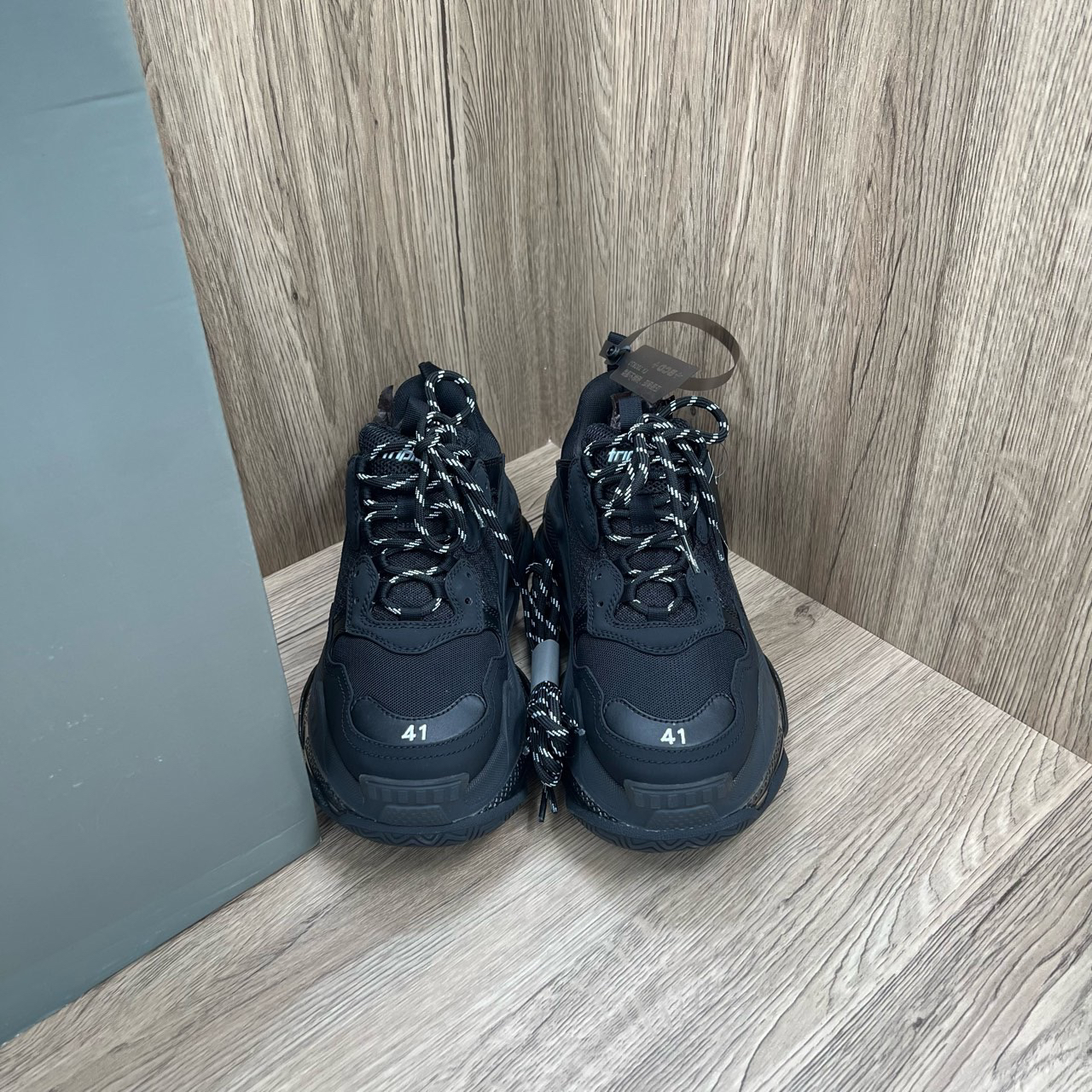 全新未使用 Balenciaga/巴黎世家 Triple S 黑色气垫老爹鞋 41码