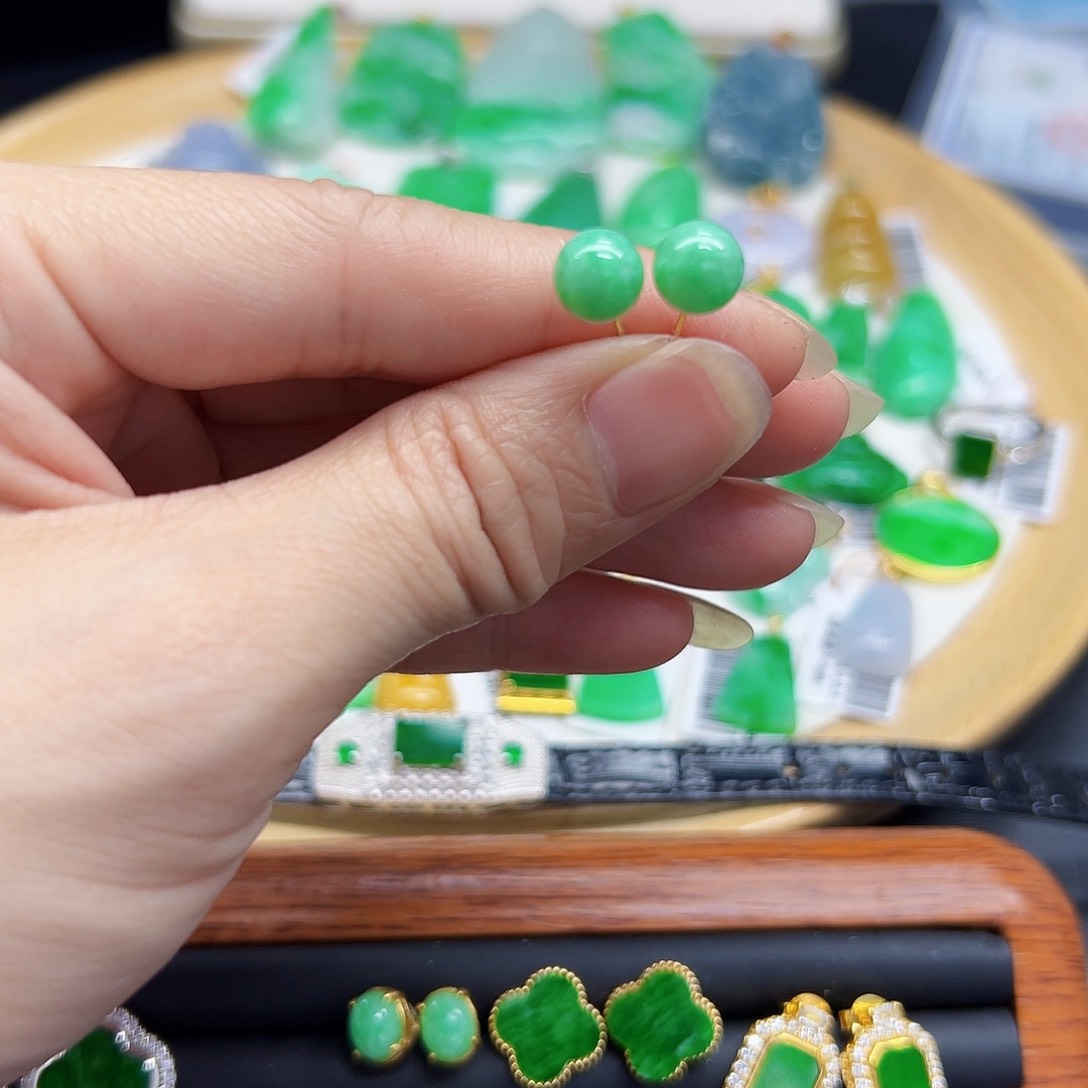 翡翠耳饰18K金镶嵌天然缅料A货一件