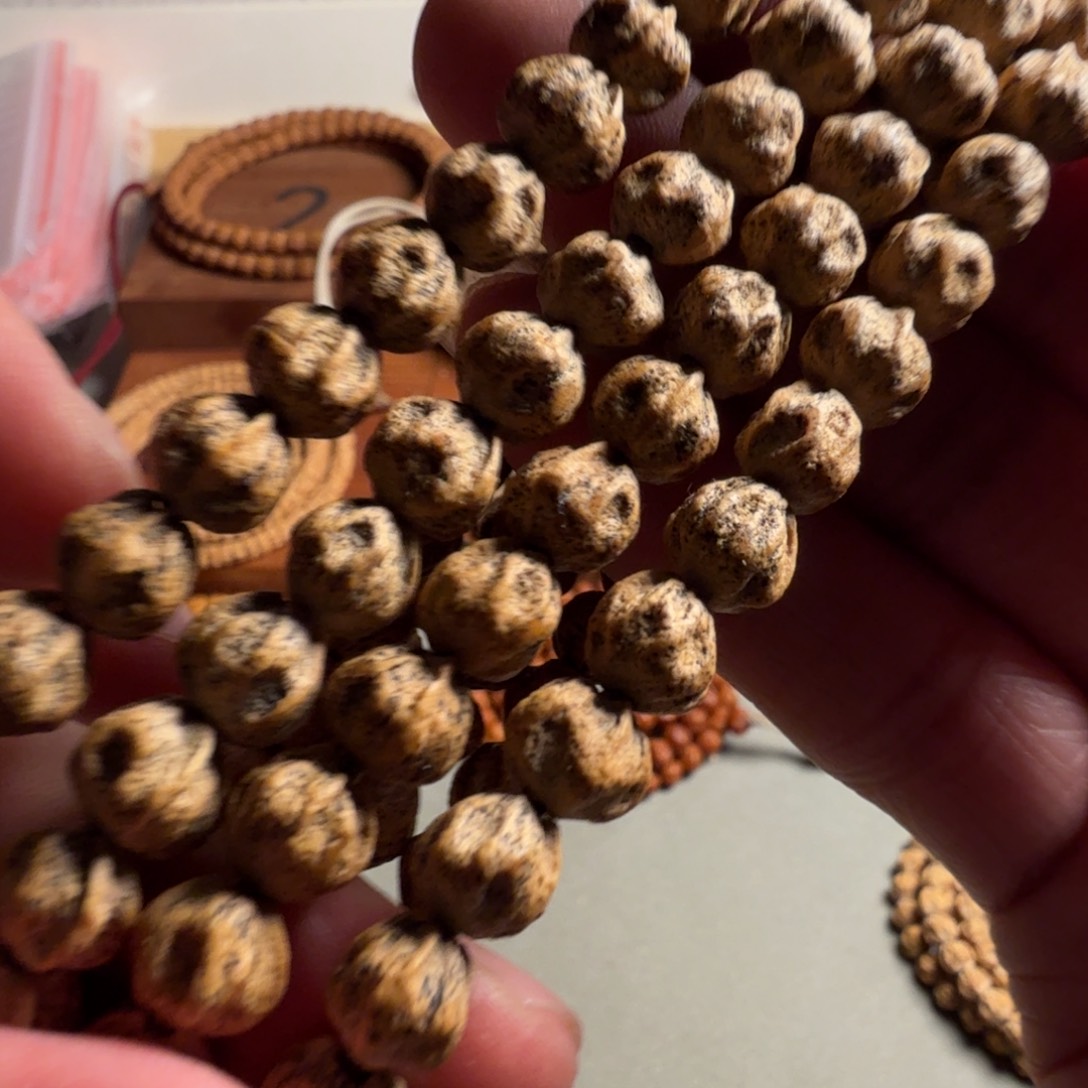 柏香籽/百香籽吊坠8毫米莲花多棱满坑