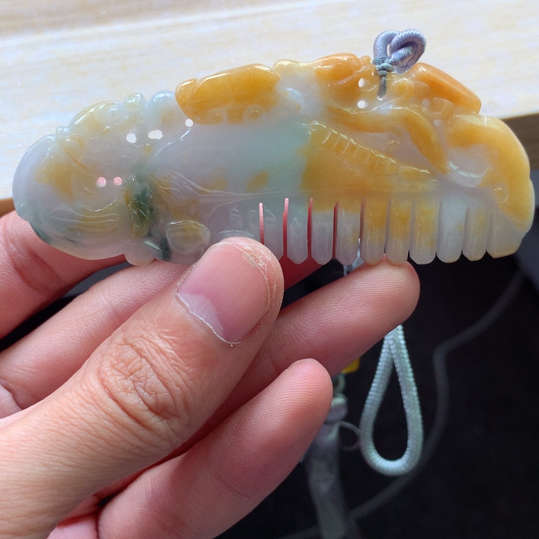 翡翠颈饰未镶嵌吊坠