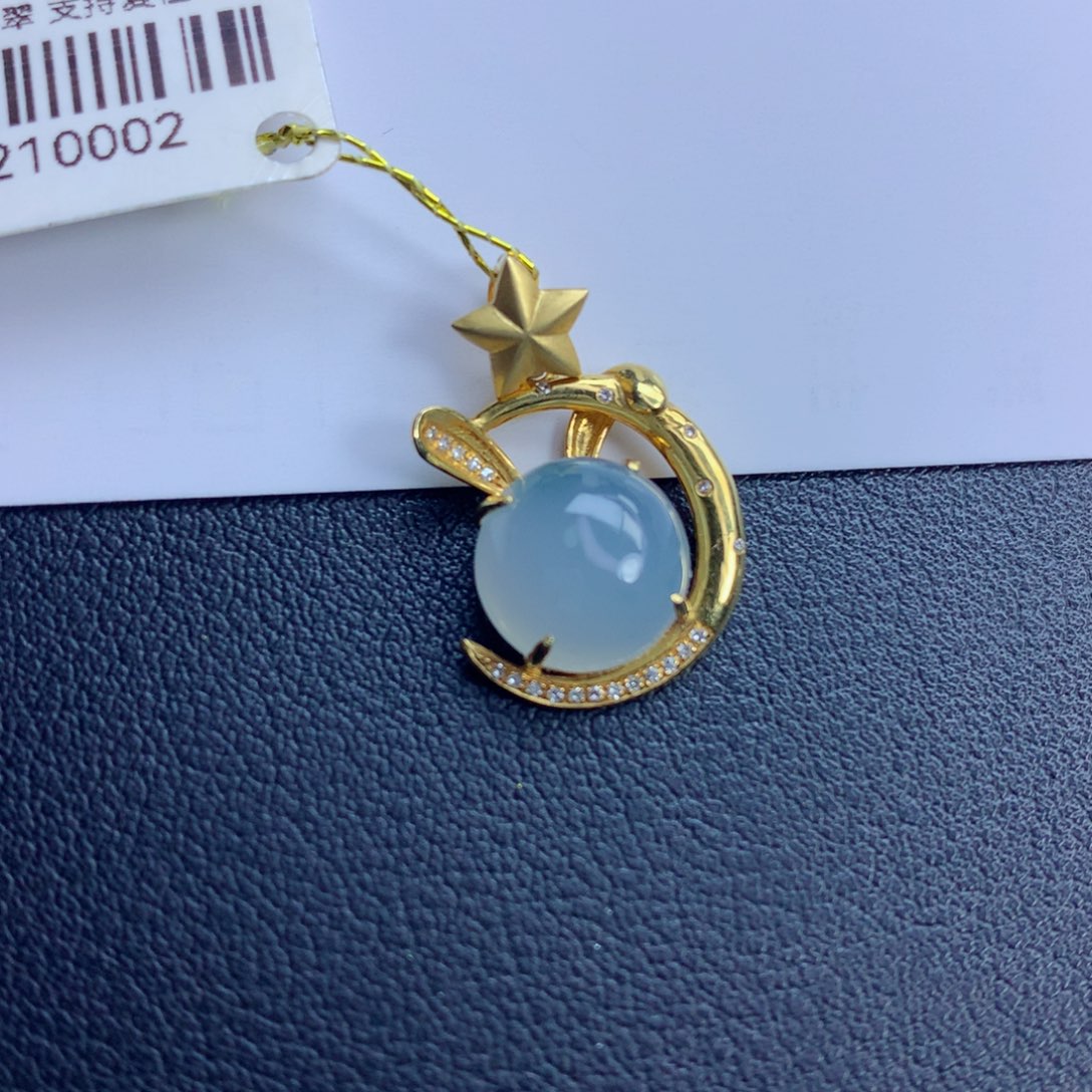 翡翠颈饰未镶嵌旦面