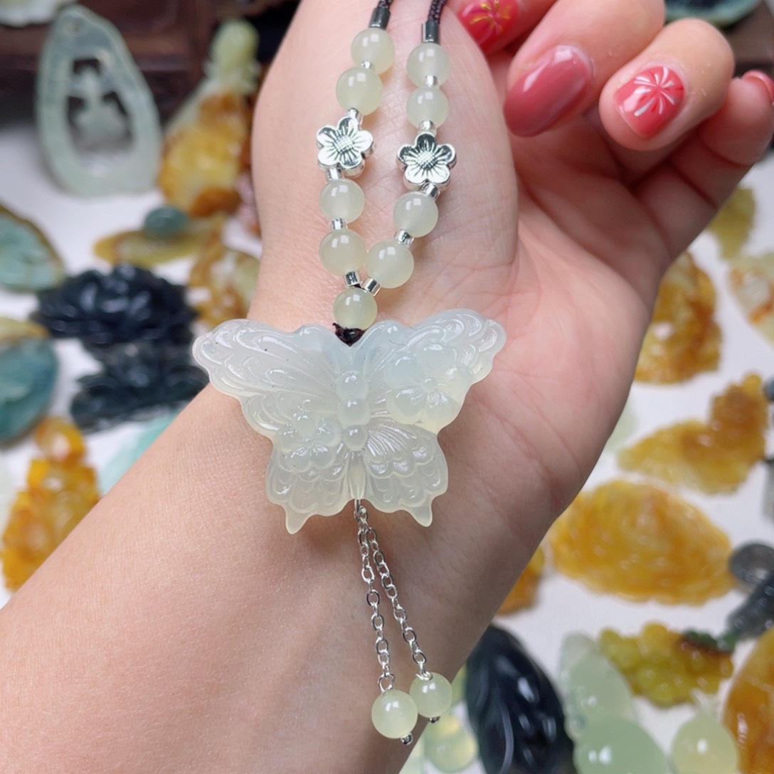 蛇纹石玉颈饰未镶嵌