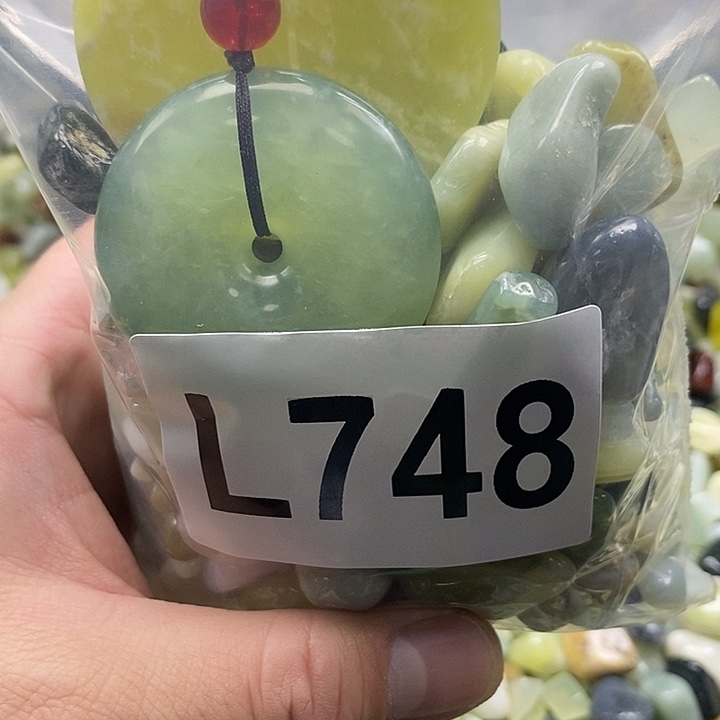 岫玉鱼缸石未镶嵌