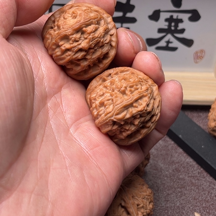 文玩核桃把件@**小白狮子