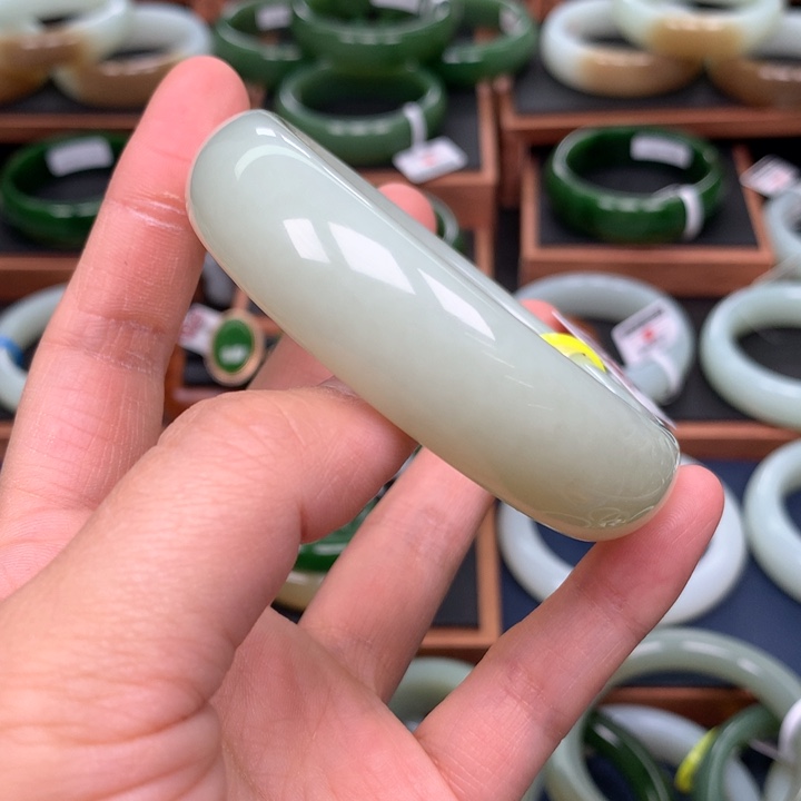 和田玉手镯58圈口未镶嵌