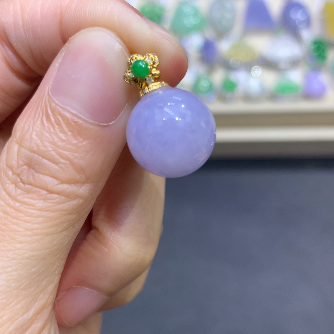 翡翠18K金镶嵌颈饰翡翠