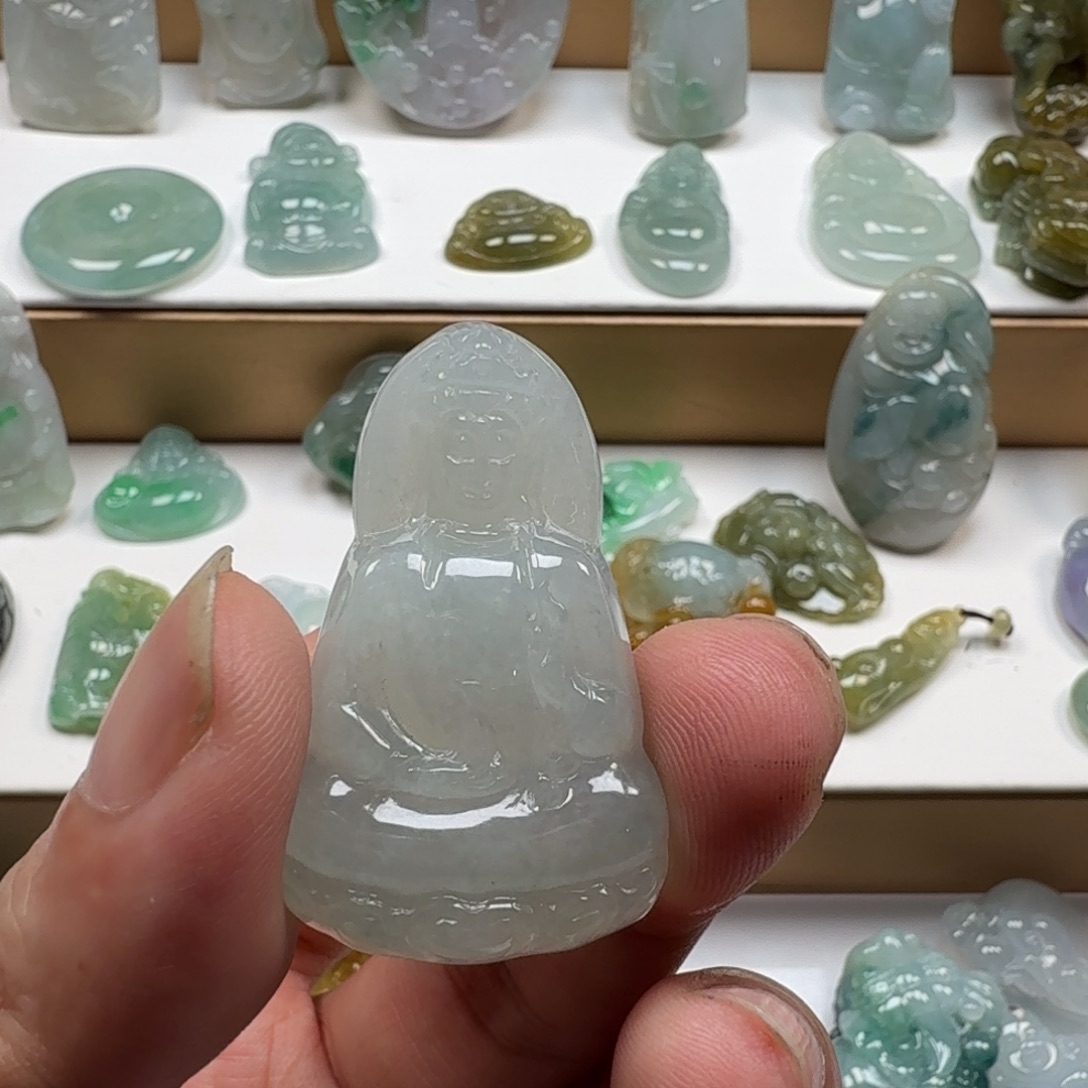 春***里翡翠未镶嵌颈饰翡翠