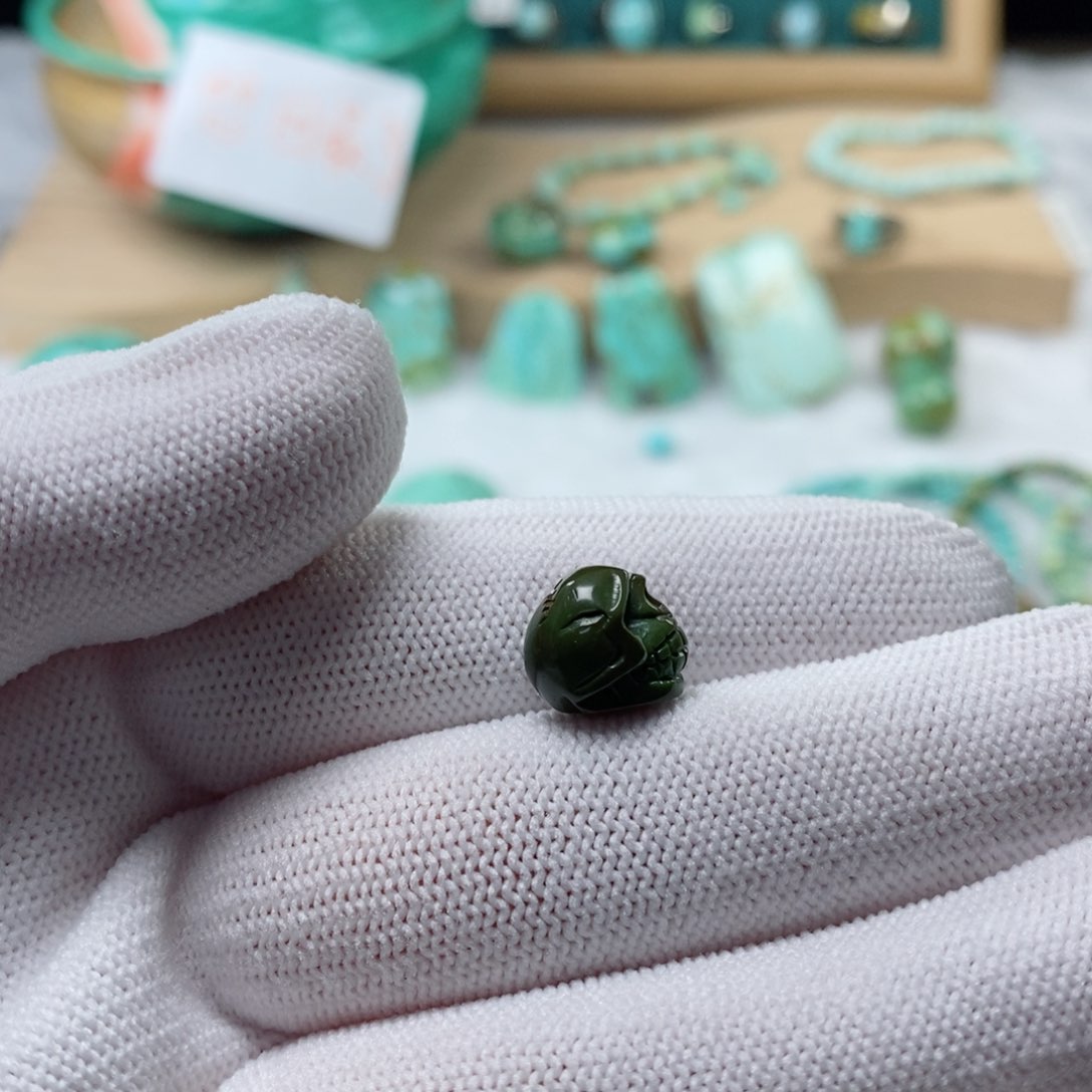 绿松石颈饰未镶嵌