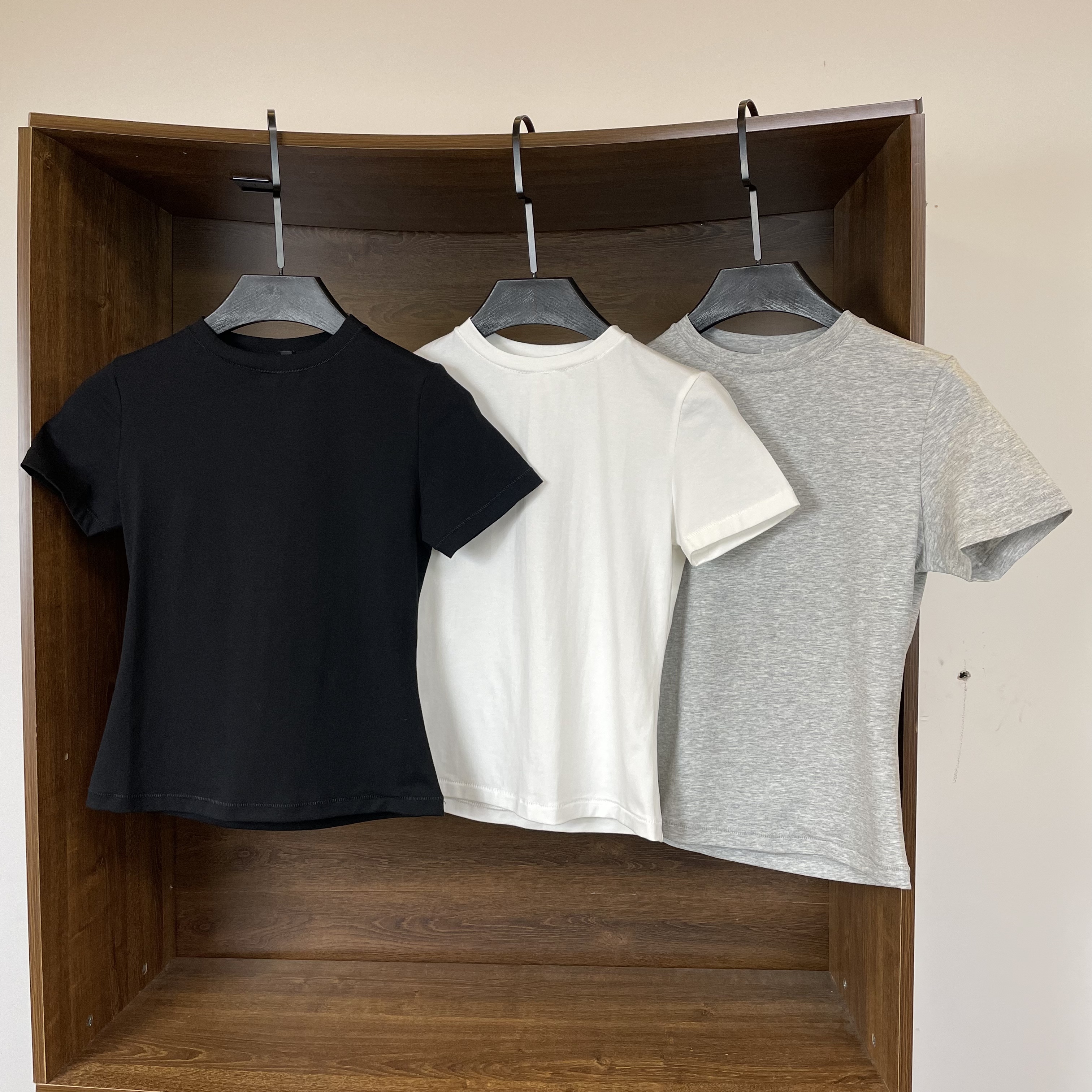 金姐家经典修身T恤