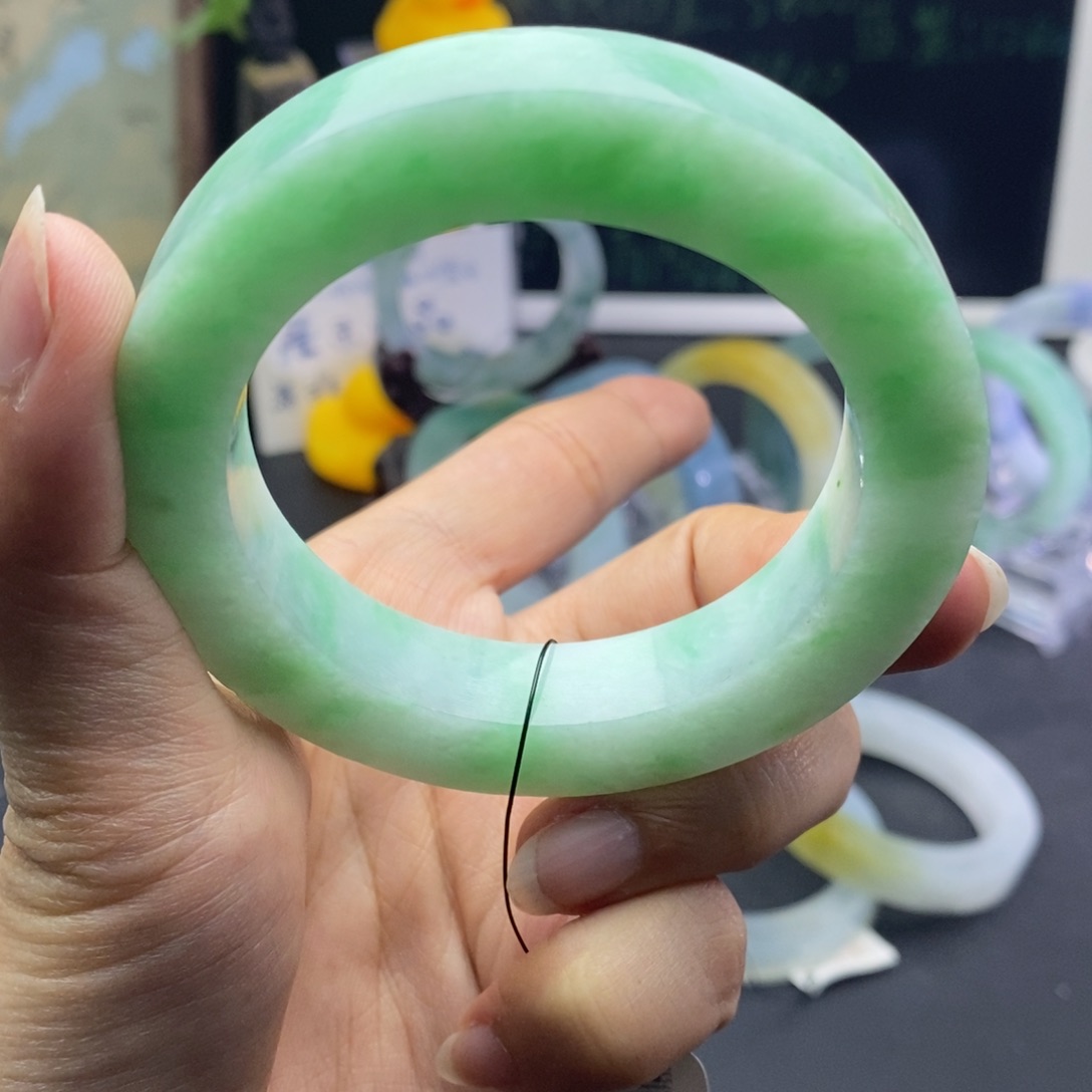 定制翡翠翡翠手镯未镶嵌
