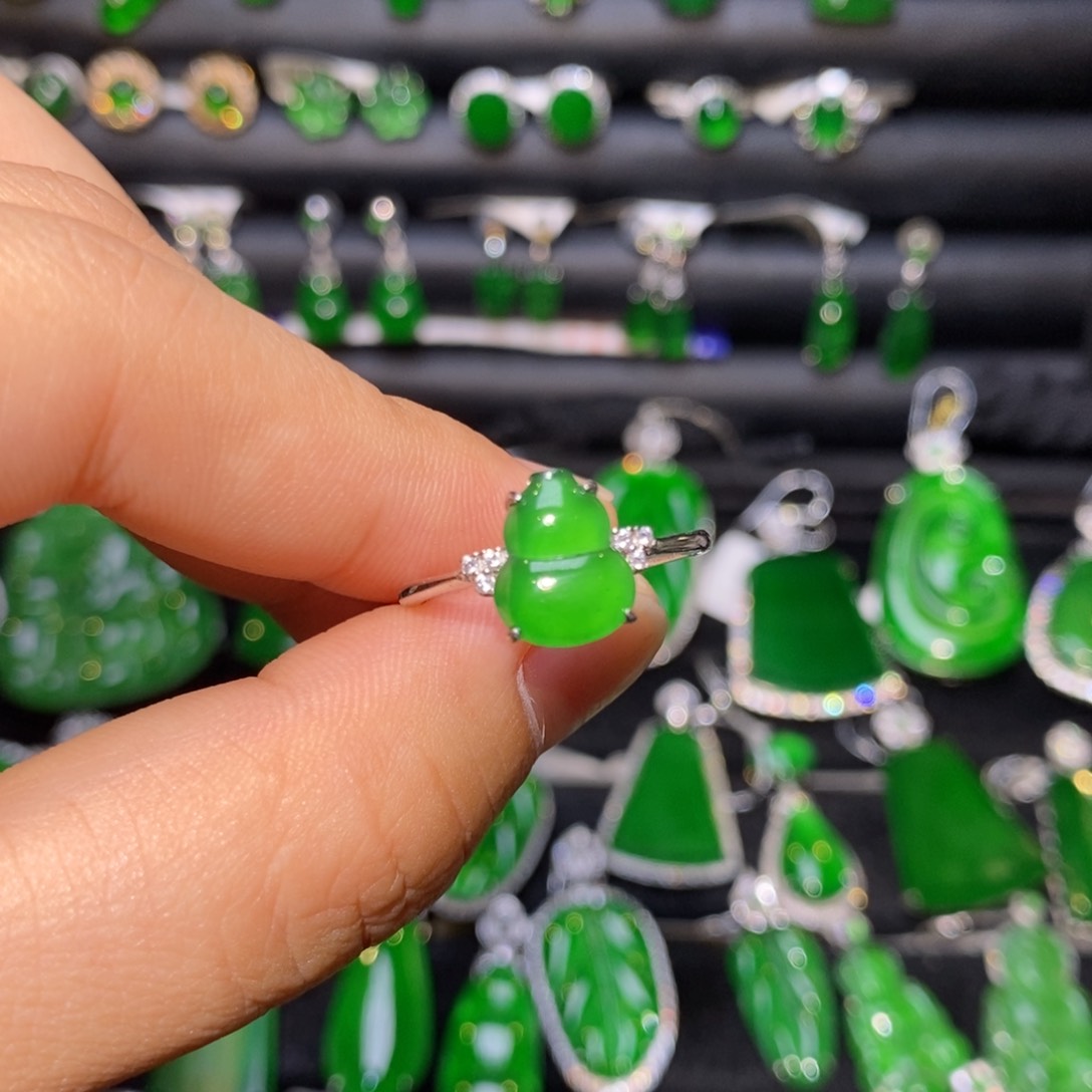 翡翠戒指银S925镶嵌天然翡翠